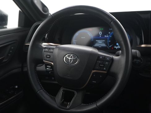 Used 2024 Toyota Crown Limited image 14