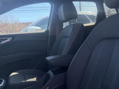 Certified 2024 Audi Q4 e-tron Prestige image 9