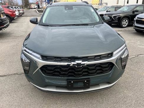 New 2026 Chevrolet Trax LT w/ Driver Confidence Package image 9