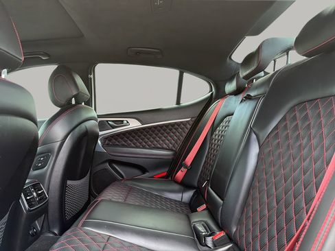 Used 2022 Genesis G70 3.3T RWD image 16
