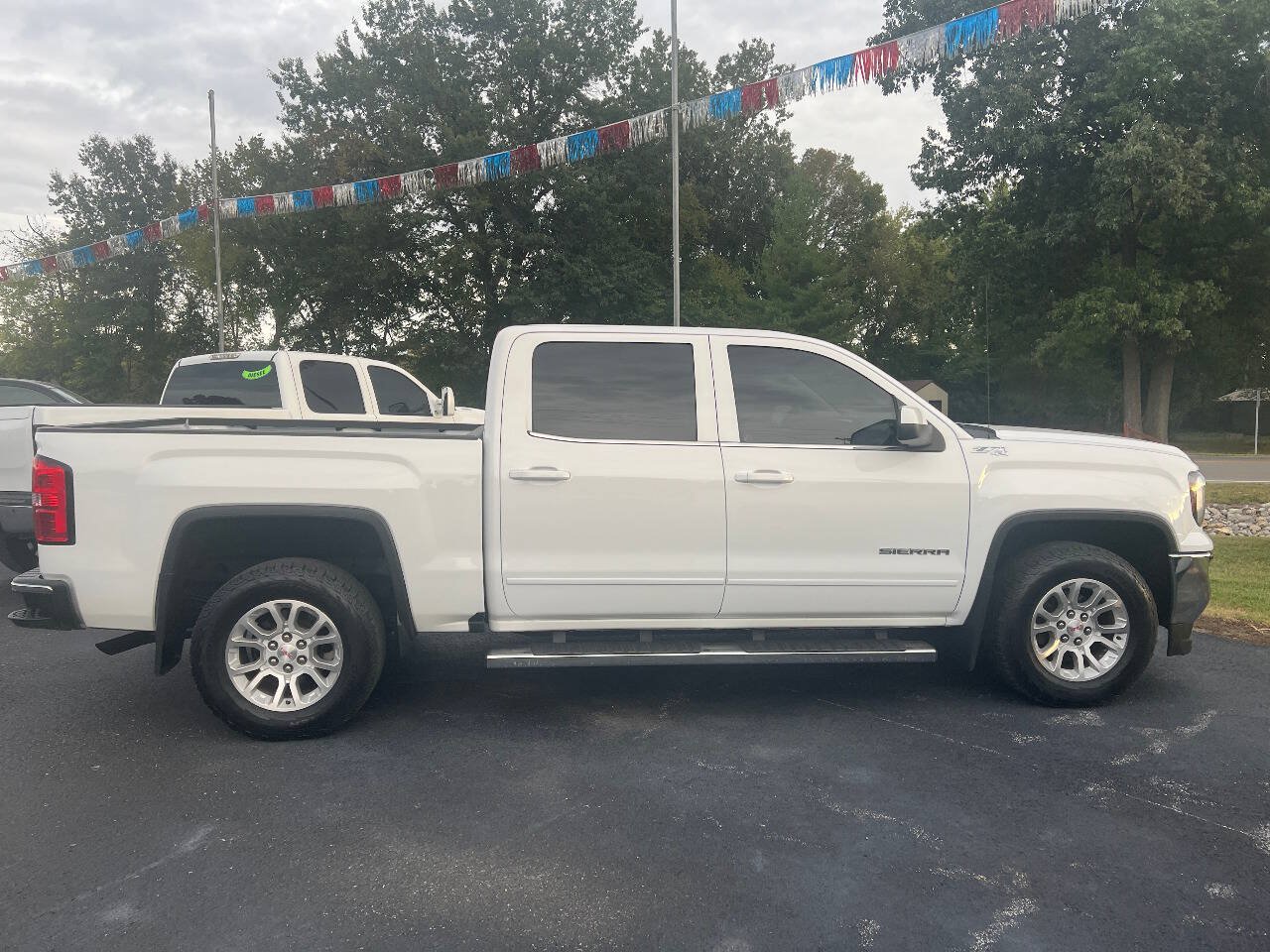 Used 2016 GMC Sierra 1500 SLE w/ SLE Value Package AWD/4WD image 6