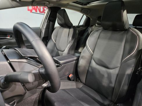 Used 2025 Toyota Prius Limited w/ Limited Premium Package image 24