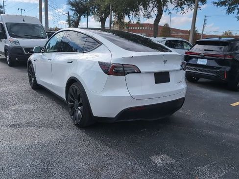 Used 2022 Tesla Model Y Performance image 4