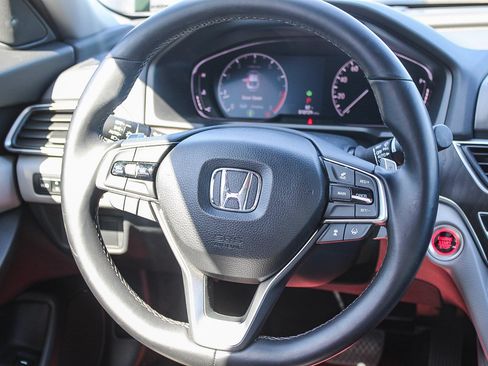 Used 2018 Honda Accord Touring image 17