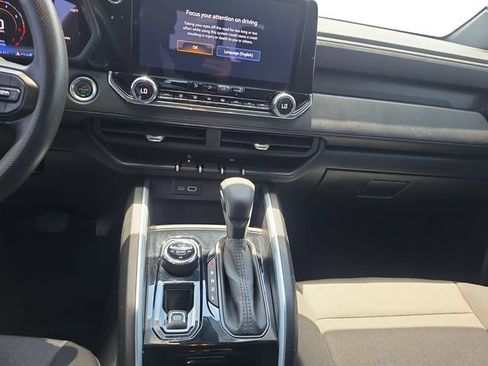 Used 2025 Chevrolet Colorado Trail Boss AWD/4WD image 13