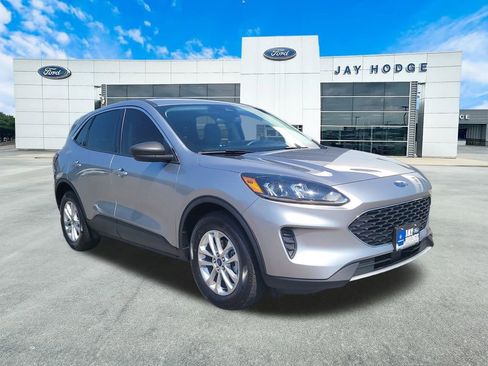 Used 2022 Ford Escape SE image 1