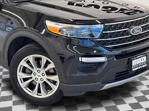 Used 2023 Ford Explorer XLT w/ Equipment Group 202A AWD/4WD image 33