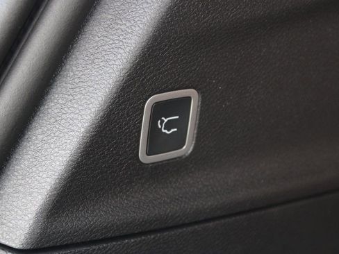 New 2026 Chrysler Pacifica Pinnacle image 34