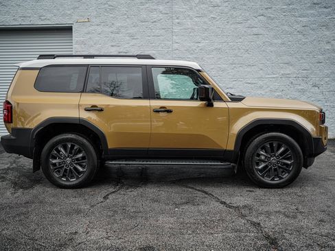 Used 2024 Toyota Land Cruiser w/ Premium Package image 17