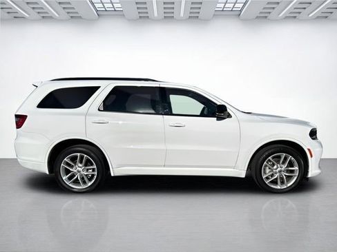 Used 2024 Dodge Durango GT image 3