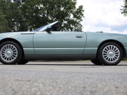 Used 2004 Ford Thunderbird Pacific Coast RWD image 7
