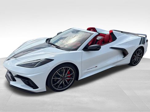 Used 2024 Chevrolet Corvette Stingray Premium Conv w/ Z51 Performance Package RWD image 38