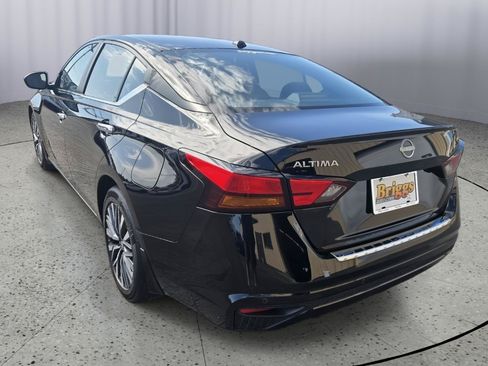 Used 2023 Nissan Altima 2.5 SV FWD image 4