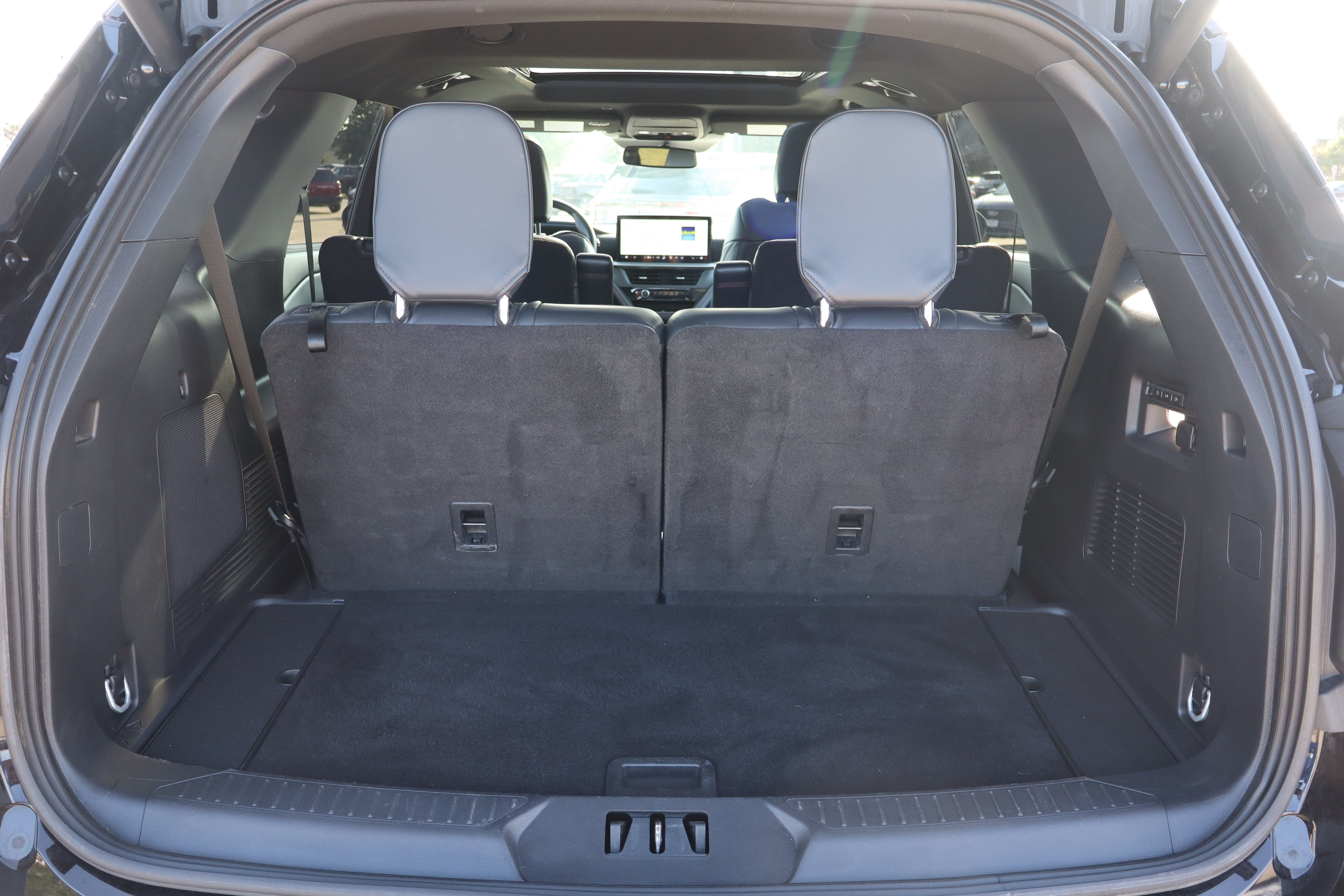 Used 2025 Ford Explorer ST-Line w/ Premium Package AWD/4WD image 35