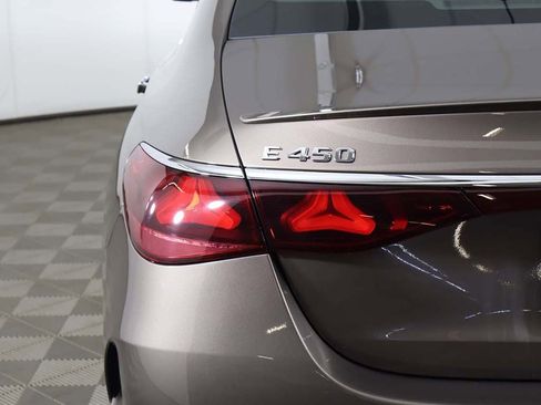 Used 2025 Mercedes-Benz E 450 4MATIC Sedan w/ Multicontour Seating Package image 18