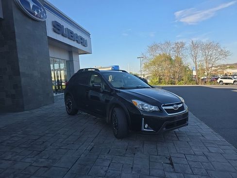 Used 2016 Subaru Crosstrek 2.0i Premium image 2