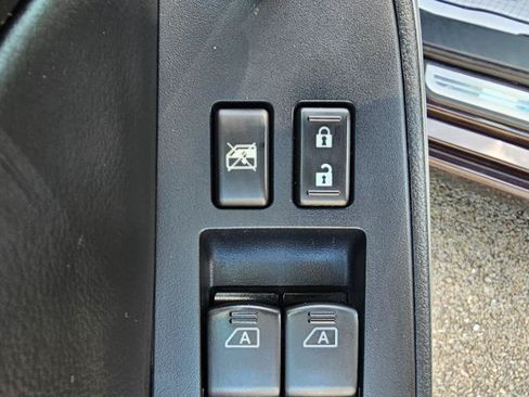 Used 2012 Nissan Altima 3.5 SR FWD image 27