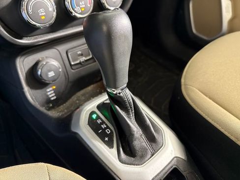 Used 2015 Jeep Renegade Sport w/ Power & Air Group AWD/4WD image 31