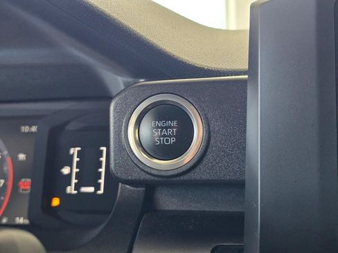 Used 2025 Toyota 4Runner SR5 AWD/4WD image 27