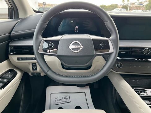 Certified 2025 Nissan Murano SV image 12