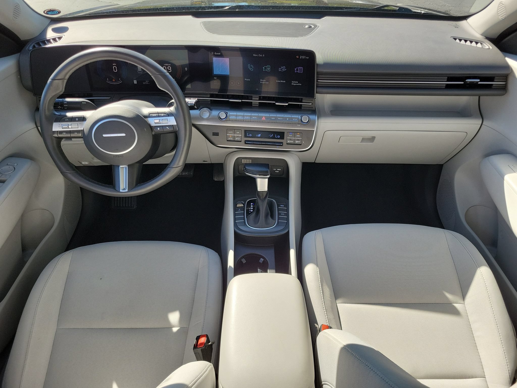 Used 2025 Hyundai Kona SEL AWD/4WD image 25