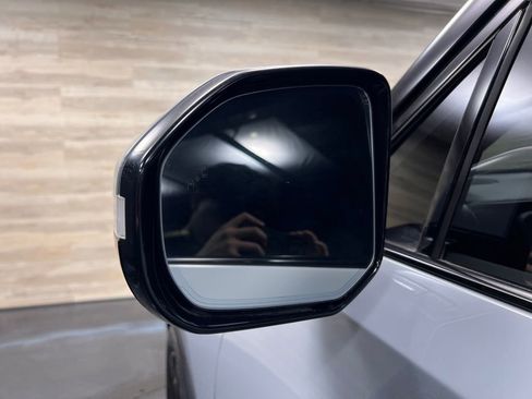 Used 2024 Rivian R1S Adventure image 29