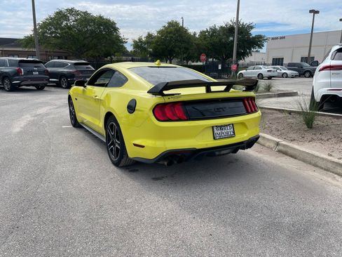 Used 2021 Ford Mustang GT Premium w/ Equipment Group 401A RWD image 3
