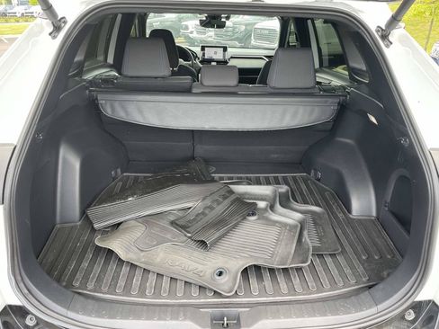 Used 2024 Toyota RAV4 SE w/ Convenience Package AWD/4WD image 15