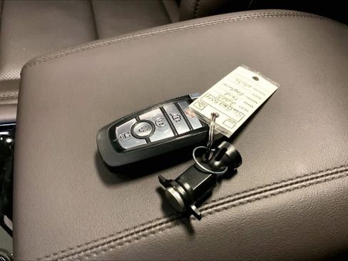 Used 2025 Ford Explorer Platinum w/ LUX Leather Package image 14