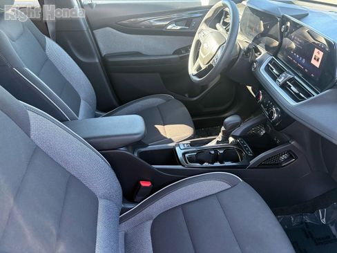 Used 2024 Chevrolet TrailBlazer LT image 12