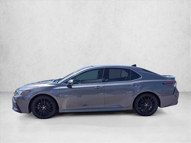 Used 2022 Toyota Camry XSE FWD image 8