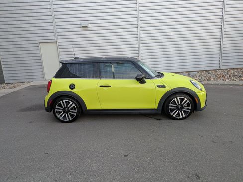 Used 2023 MINI Cooper S image 2