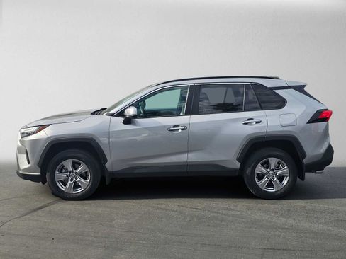 Certified 2025 Toyota RAV4 XLE FWD image 6