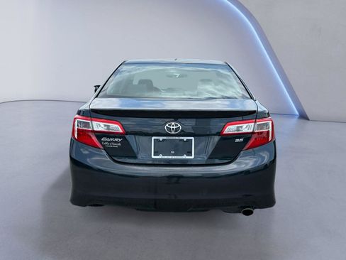 Used 2014 Toyota Camry SE FWD image 4