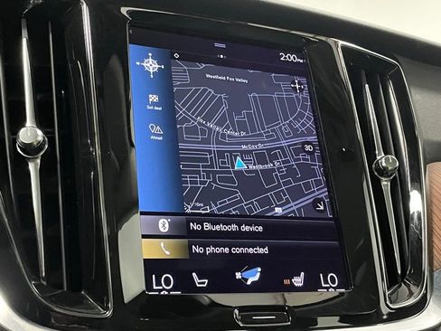 Used 2022 Volvo S60 B5 Momentum w/ Premium Package image 19