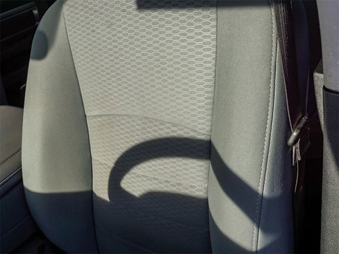 Used 2018 RAM 1500 Classic SLT image 22