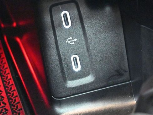 New 2025 Mercedes-Benz GLC 300 image 4