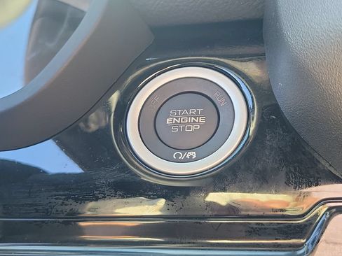 Used 2026 RAM 1500 Laramie AWD/4WD image 27
