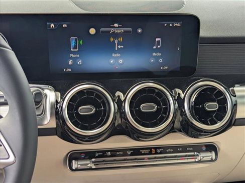 New 2026 Mercedes-Benz GLB 250 image 11