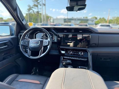 Certified 2023 GMC Sierra 1500 AT4 w/ Technology Package AWD/4WD image 12