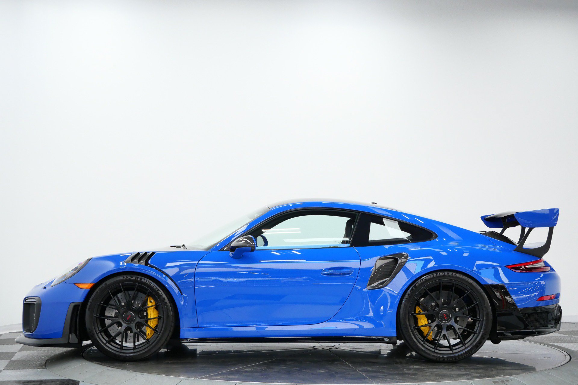 Used 2019 Porsche 911 GT2 RS RWD image 6