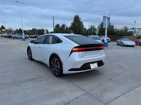 Used 2025 Toyota Prius Plug-In Hybrid FWD image 7