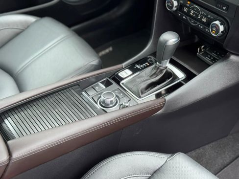 Used 2018 MAZDA MAZDA3 Grand Touring image 37