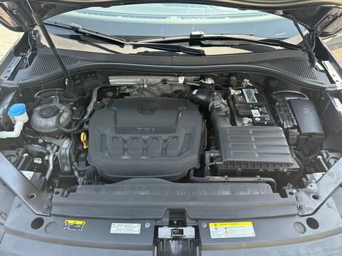 Used 2023 Volkswagen Tiguan SE w/ Panoramic Sunroof Package AWD/4WD image 30