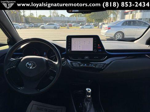 Used 2019 Toyota C-HR XLE image 14