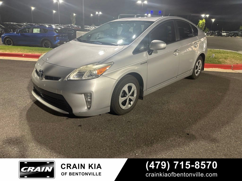 Used 2015 Toyota Prius Three FWD image 2