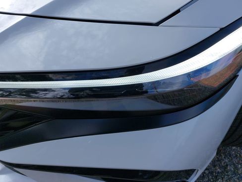 Certified 2025 Hyundai Elantra SEL w/ Cargo Package image 31