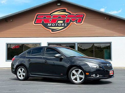Used 2014 Chevrolet Cruze LT w/ RS Package FWD image 2
