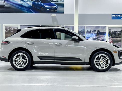 Used 2023 Porsche Macan AWD/4WD image 8