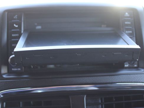 Used 2016 Dodge Grand Caravan SXT image 47